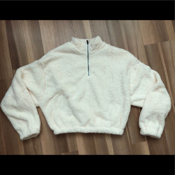 ✨SOLD✨ Fuzzy Teddy Half Zip Up Crop Fleece Hoodie - Picture 8 of 8